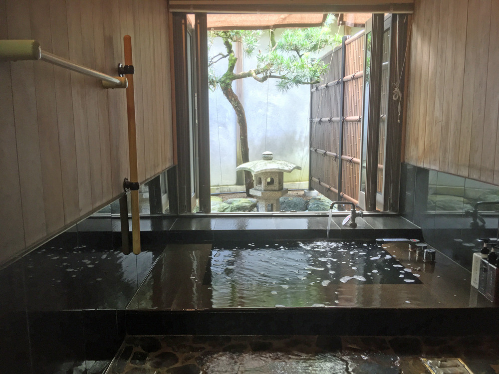 ビーチをお散歩して、離れの特別室で温泉三昧4259050