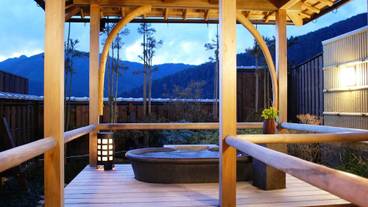 特別室 露天風呂付客室 桜の間／ 客室露天風呂 / 2