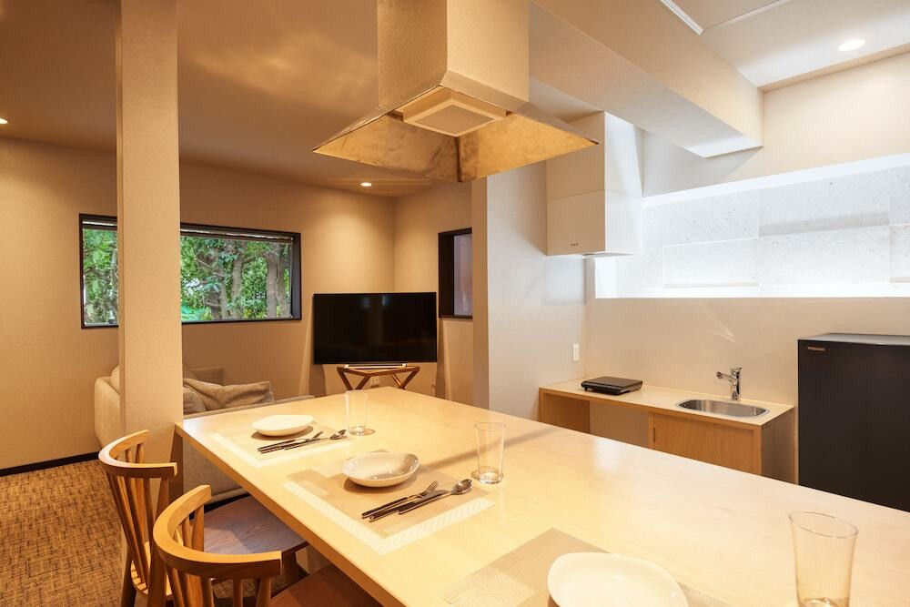 客室内のダイニングエリア