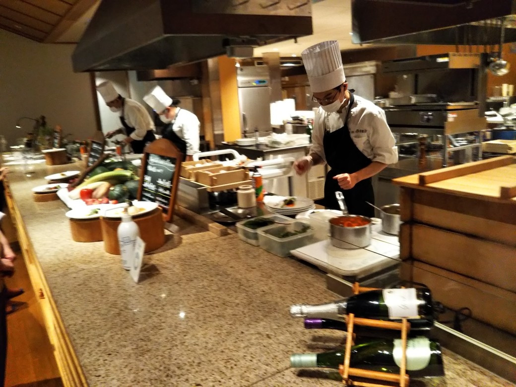 その場で調理してくれる肉料理