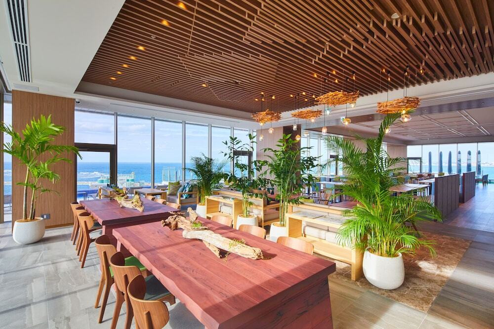 カフェ&ダイニング アコウサ①