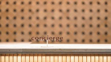 コンシェルジュ デスク / 1