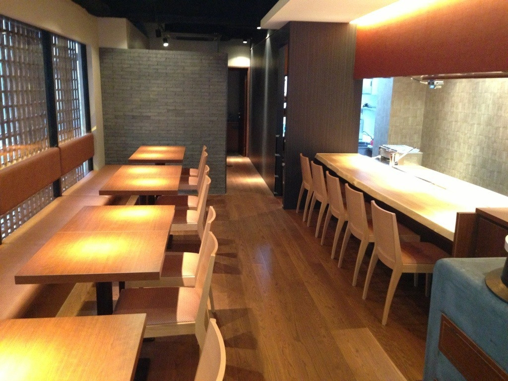 「いまここ」内観 52579 落ち着いた和モダンな店内でゆったりとおくつろぎください。