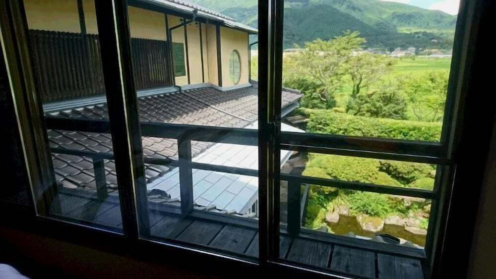 客室内のダイニングエリア