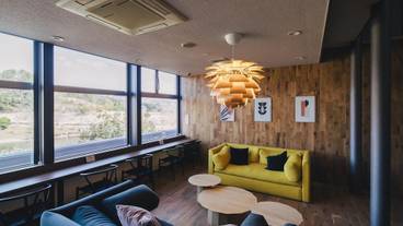 ロビーラウンジ / 9