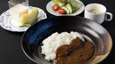 食事・飲み物 / 15