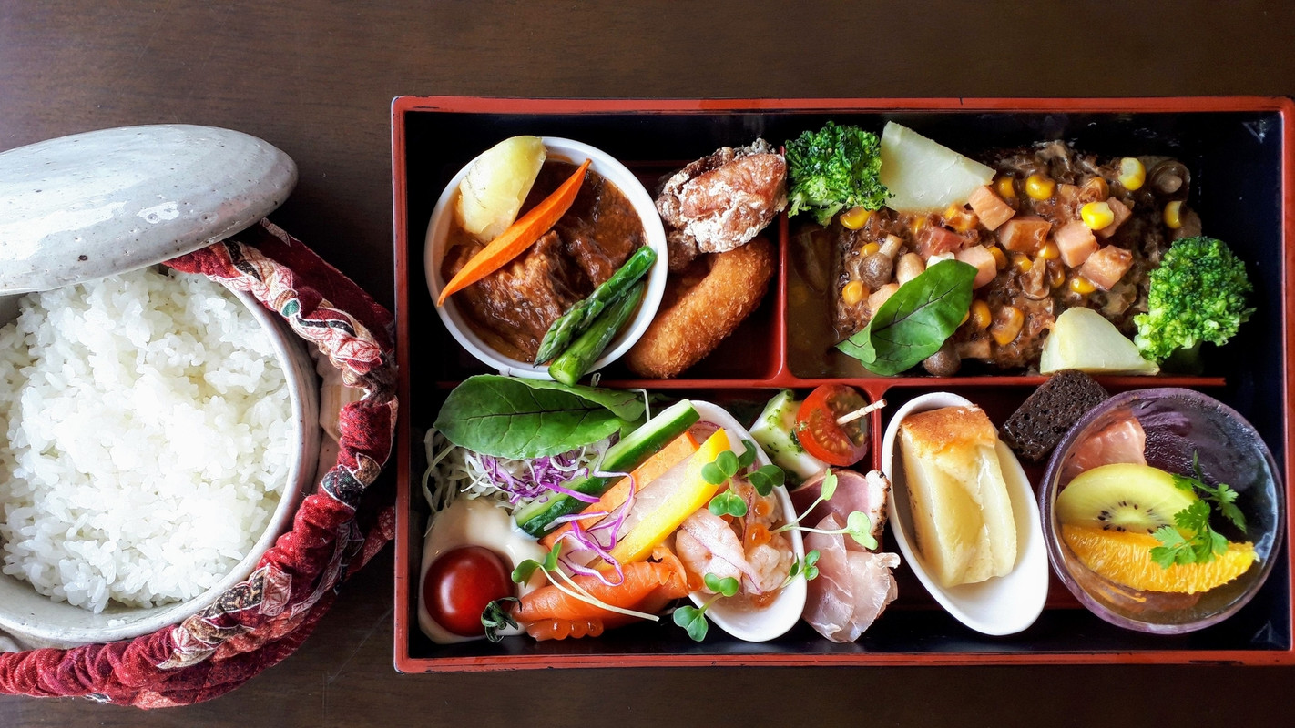 レストラン特製グレードアップ弁当