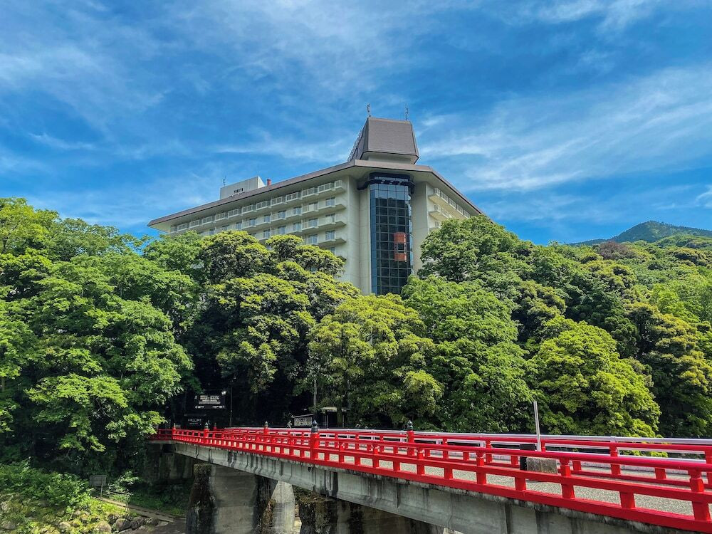 箱根連山や温泉街、箱根湯本駅を望むお部屋でリラックス3956075