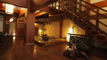 内部エントランス / 2