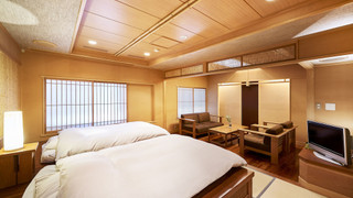 和室10畳、ベットルーム、専用露天風呂付客室