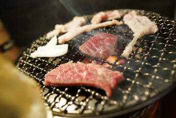 「四条ホルモン」料理 973518 焼くべし焼くべし！
