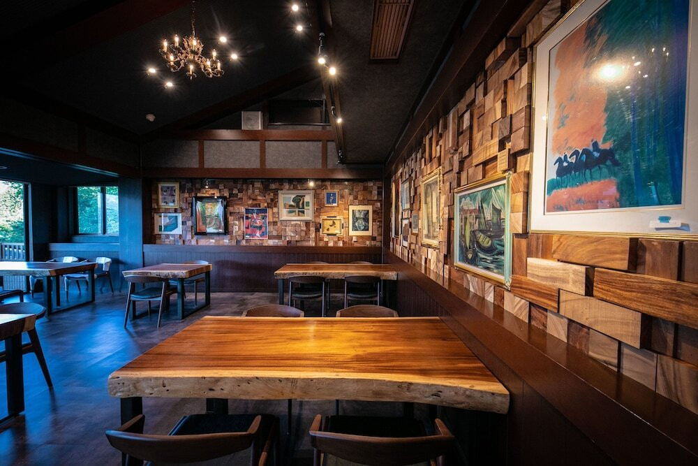 美術館のよう。アンティークなお部屋が素敵な温泉旅館3543632