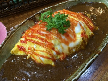 「木の香り」料理 905273 やくぜんオムライスカレー
