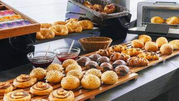 焼き立てパン / 3