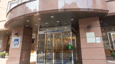 施設の入り口 / 4