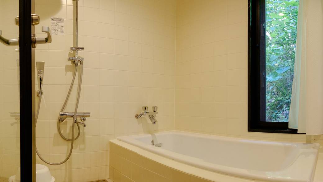 C棟 ニーケーヤー 浴室 / 2