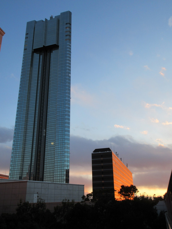 セントラルタワーとウエストウイング