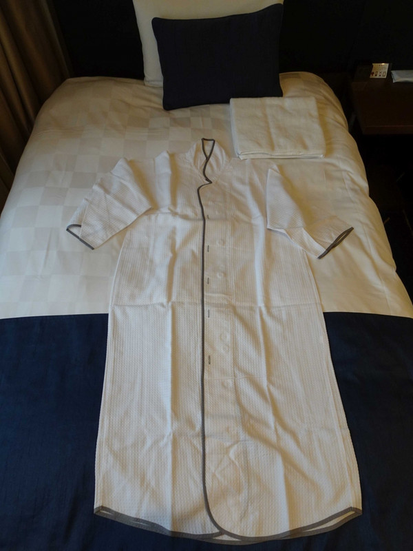 パジャマはワンピースタイプ