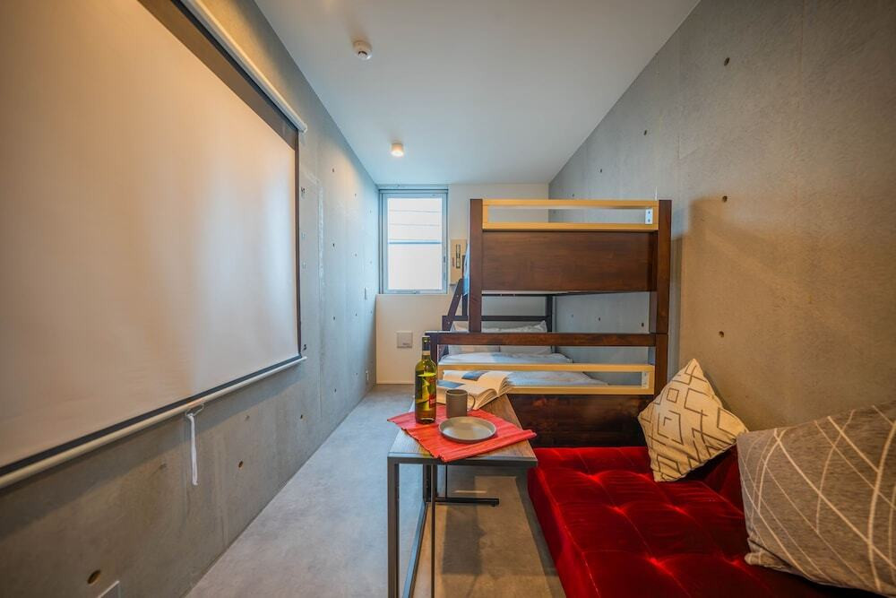 "泊まれる映画館"がコンセプト。空港利用時にも便利♪4573302