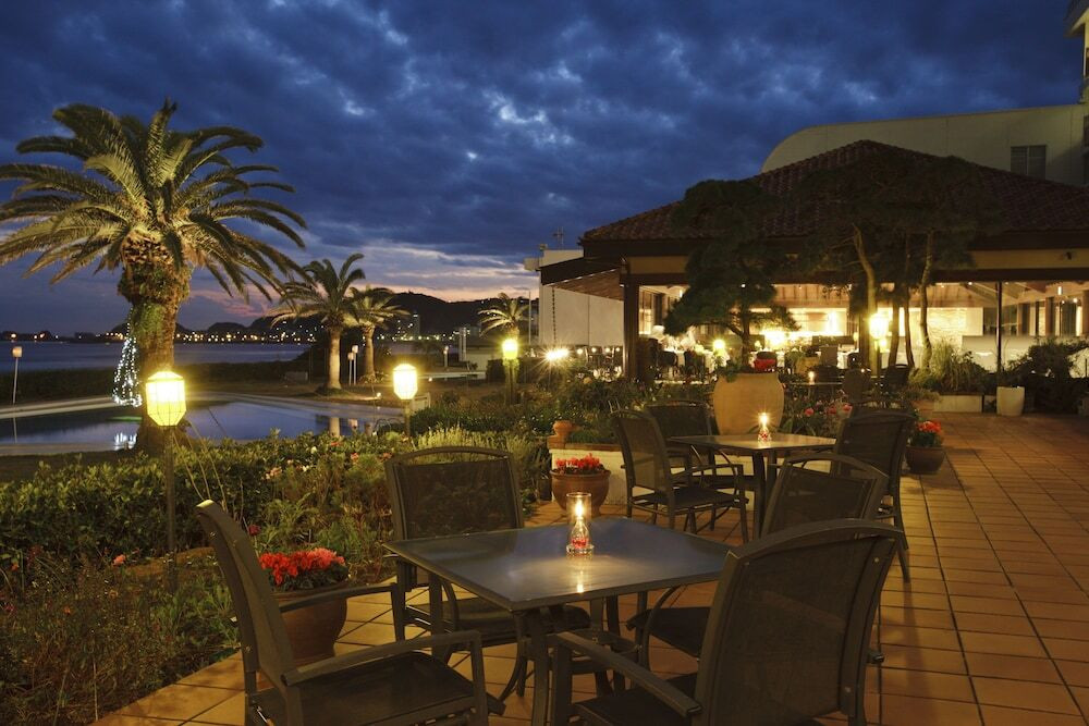 夕暮れのカクテルタイムは、露天風呂付き客室でゆったりと4053240