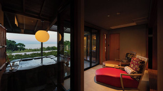 [103/105] 展望露天風呂付き客室／和室10畳+広縁（禁煙）:部屋食