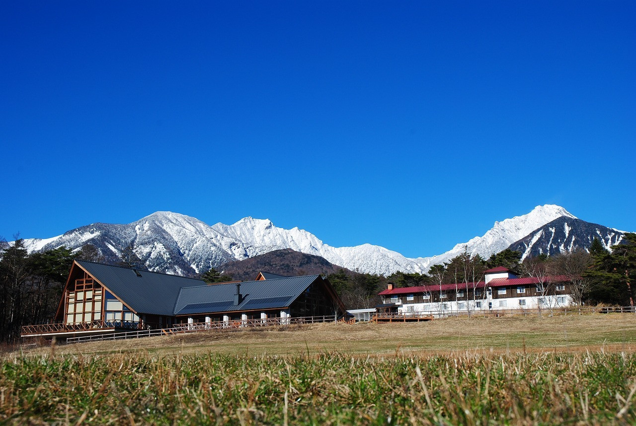 11.富士山と八ヶ岳を臨む絶好のロケーション「清泉寮」3388270