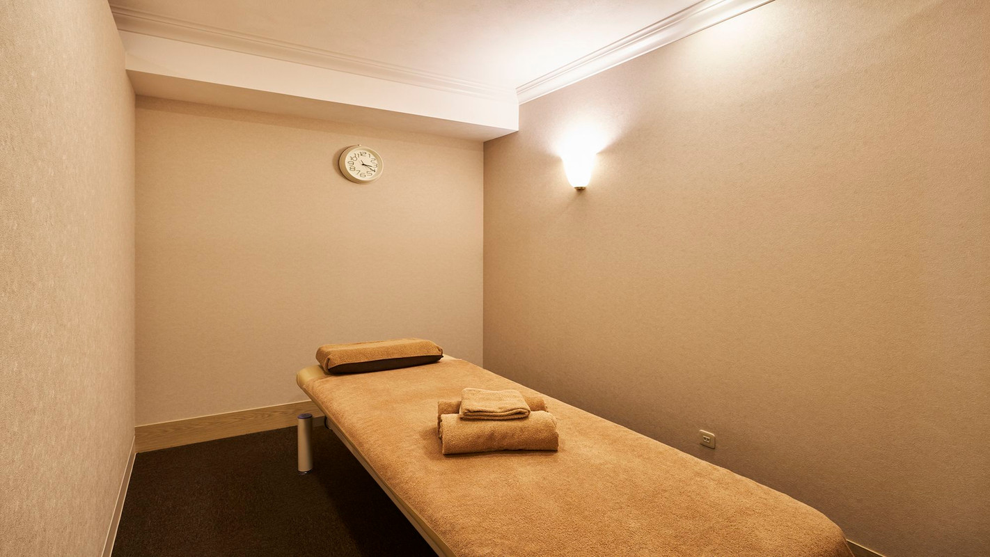 サロン「Refra（リフラ）」