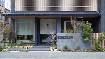 施設の入り口 / 12