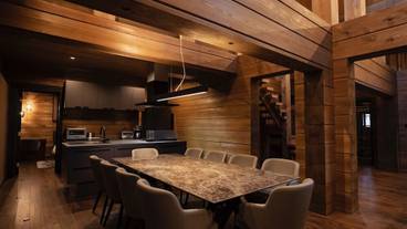 客室内のダイニングエリア / 14