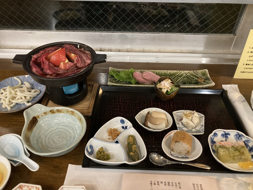 夕食。上州牛トマトすき焼きがメイン