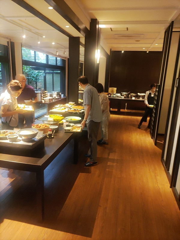 朝食ブッフェの雰囲気です。