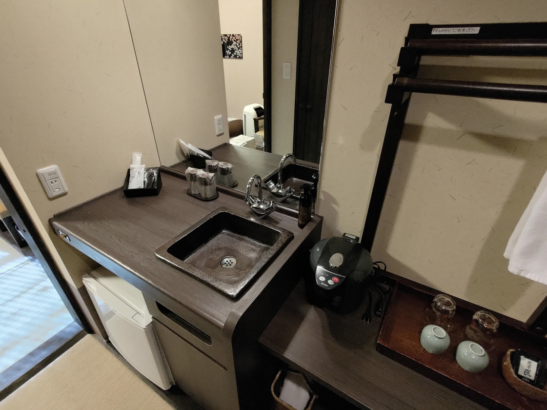 洗面台回り