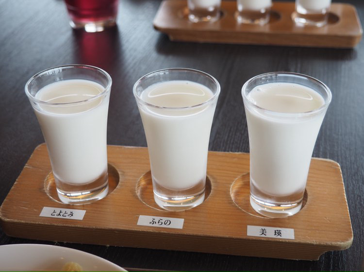 道産牛乳飲み比べ

 / 3