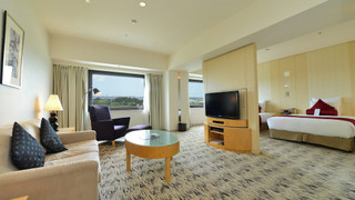 ジュニア スイート ダブルベッド 2 台 (Airport View)