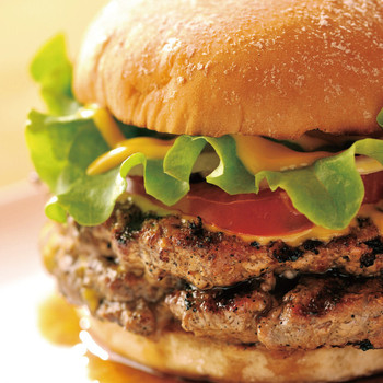 「テディーズ ビガー バーガー 横浜みなとみらいワールドポーターズ店」料理 1007343 プレミアムモンスターダブルバーガー　Premium 
Monster Double Burger　몬스터 더블 버거　怪兽双层汉堡