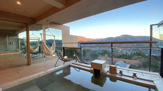 岳(Gaku) 托(Taku) 咲(Saki) 蒔(Maki) 露天風呂付コーナー和洋室 (100m2) 禁煙