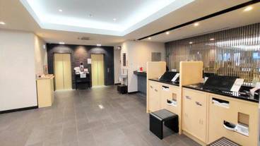 チェックイン / チェックアウト キオスク / 1