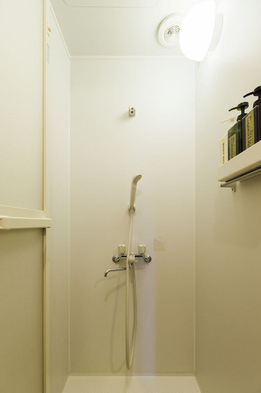 バスルームのシャワー