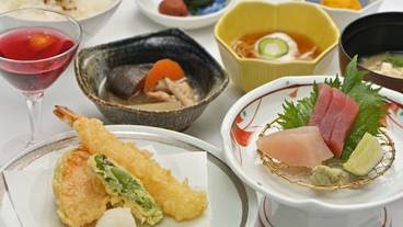 食事・飲み物 / 3