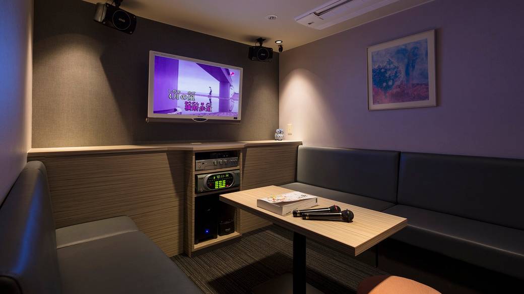 カラオケルーム / 5