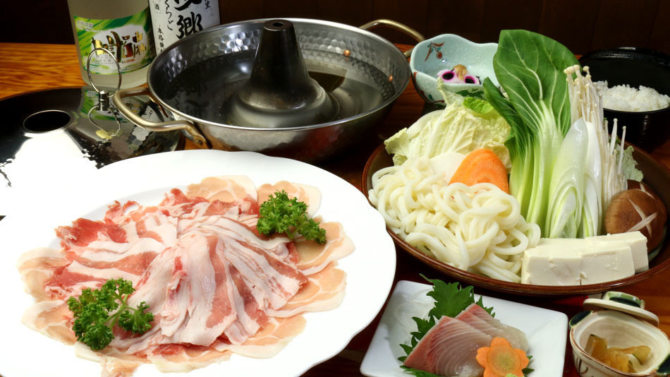 美しいビーチ「土盛海岸」に徒歩約5分！海とプールを満喫できるホテル4281040