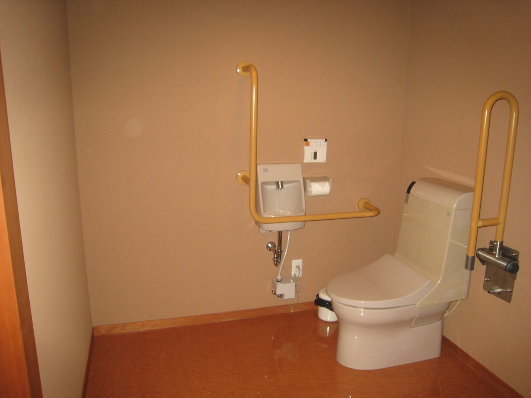 貸切り展望露天風呂は3つあるが車椅子対応トイレは癒しの湯のみ