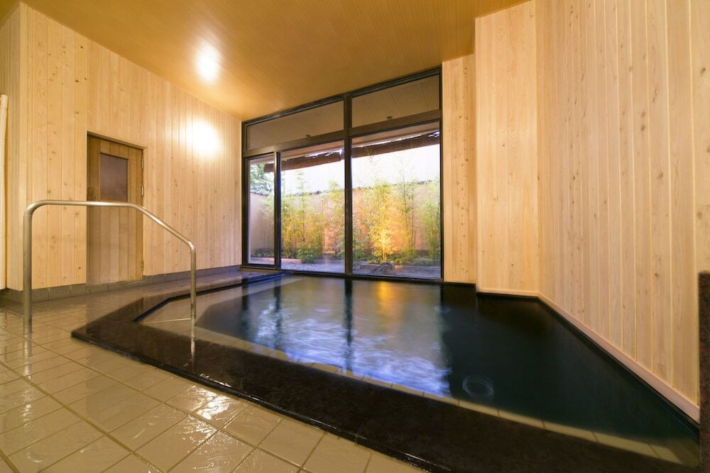 4.冬の三大味覚を味わうも良し、蟹三昧も良し「料理旅館 金沢茶屋」4242090