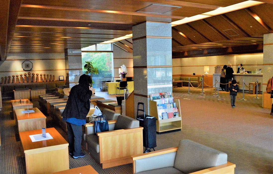 フロントロビー