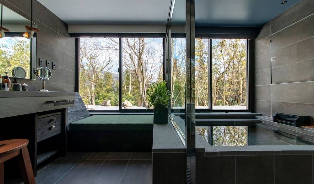 朝の目覚めに
客室風呂ですっきり / 3