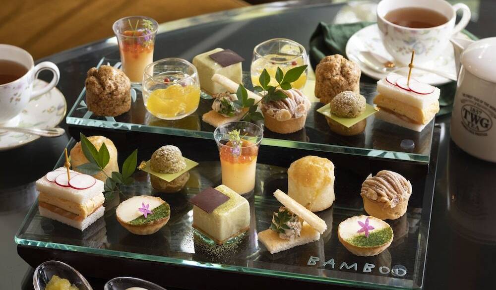 緑鮮やかな庭園を横目に
チェックイン
 / 3