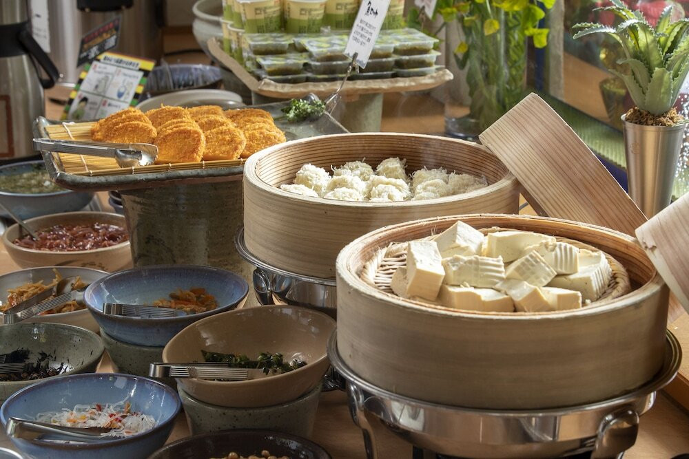 備え付けのマッサージチェアで疲れを癒やせるホテル3929055