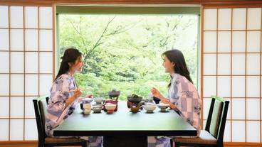 旅館のお食事処 / 25