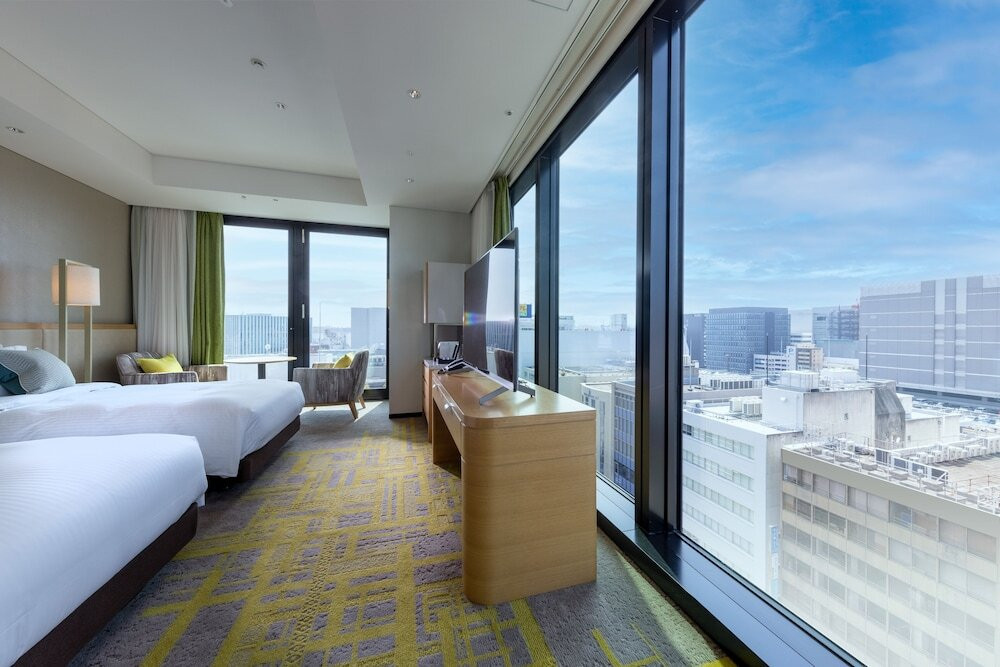 都心のリゾートステイが叶う！家族みんなが楽しめるスパエリアも4066853