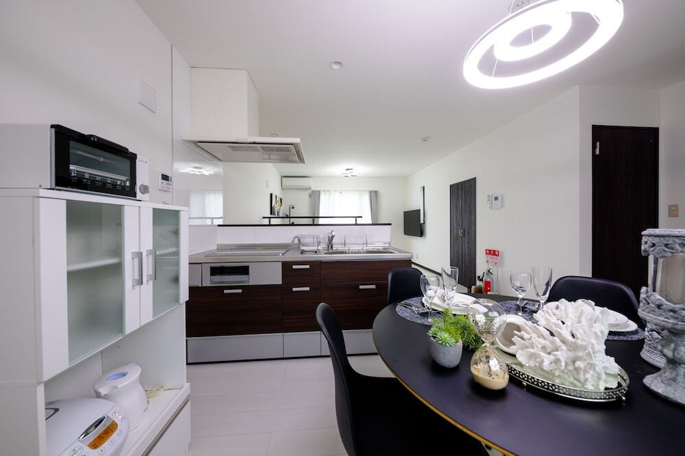 客室内のダイニングエリア